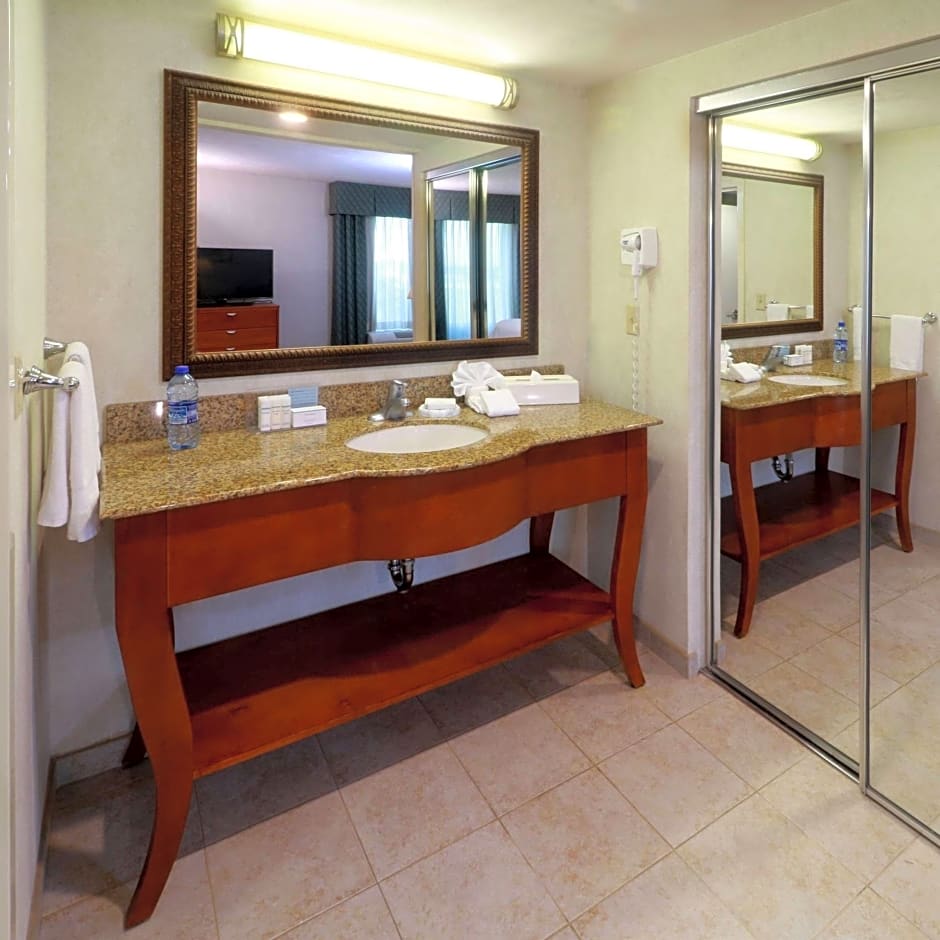 Hampton Inn By Hilton Reynosa