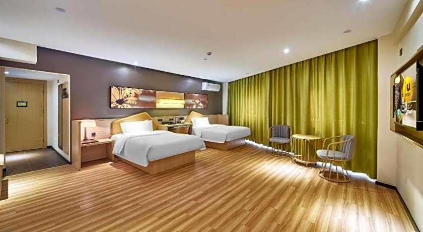 IU Hotel Baoding Yuhua East Road Passenger Center