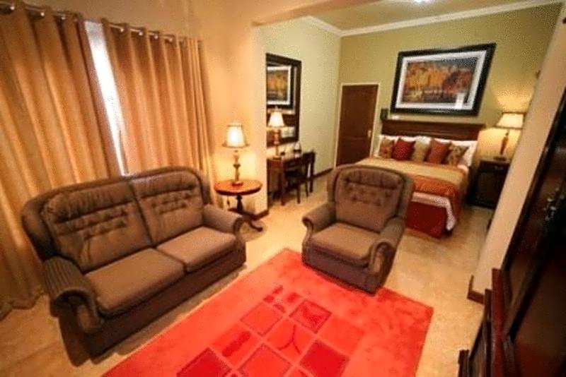 Le Cozmo Guesthouse