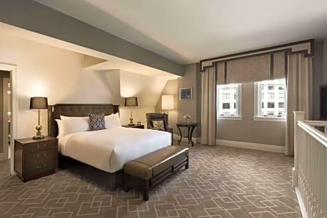 King George VI Suite - One King Bed