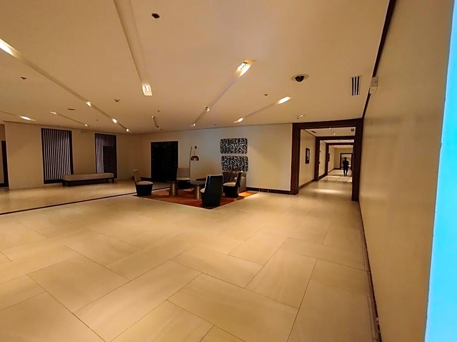 Mactan Newtown Seaview Condo by FJCIVO