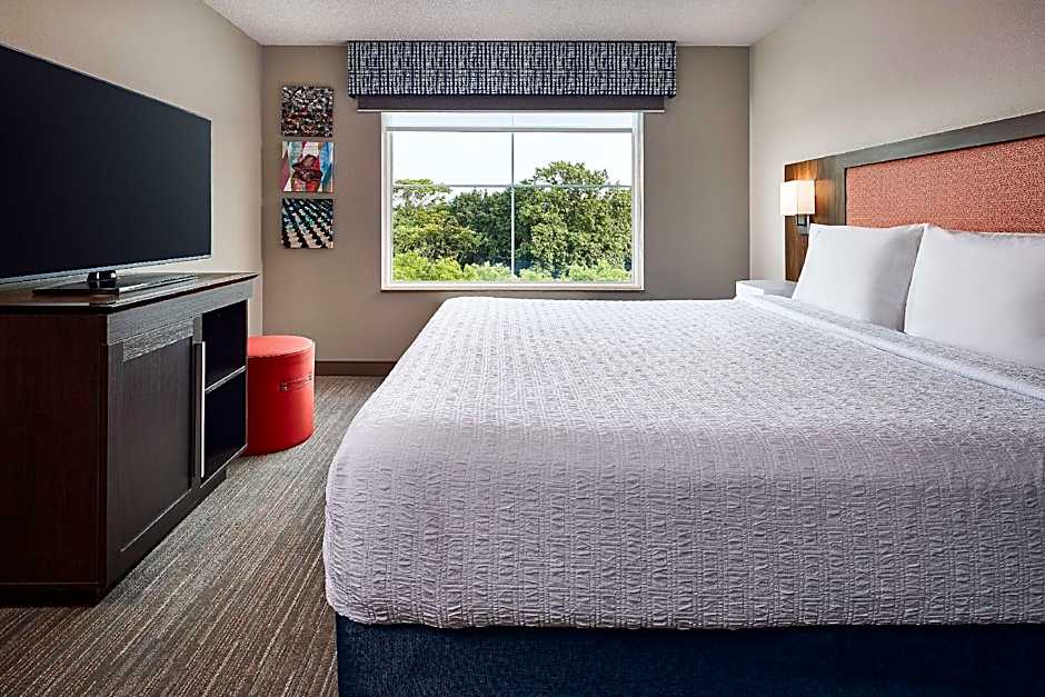 Photo 1 of 7 of 1 King Bed Suite, Hearing/Mobility Accessible, Bathtub