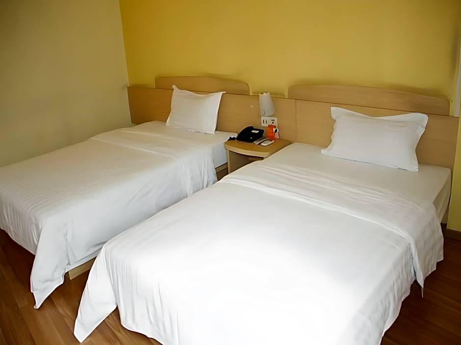 7 Days Inn Wuhan Huquan Street Yangjiawan Metro Station