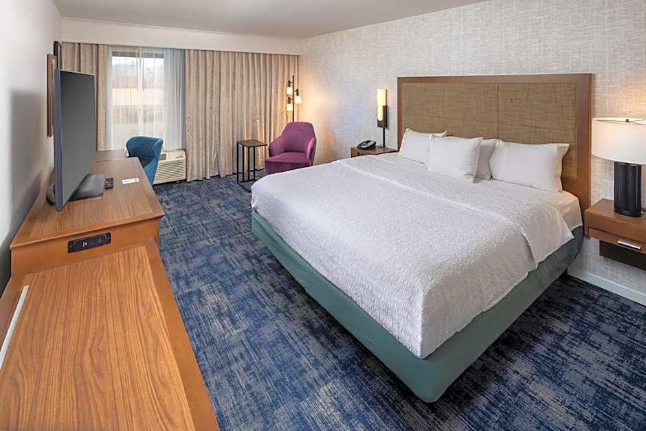 Hampton Inn & Suites Asheville Airport