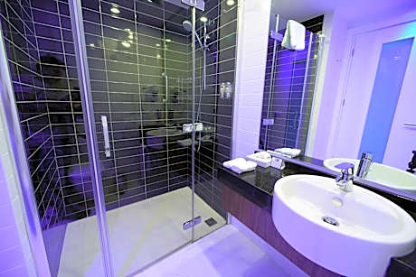 Standard Twin Room - Free Breakfast