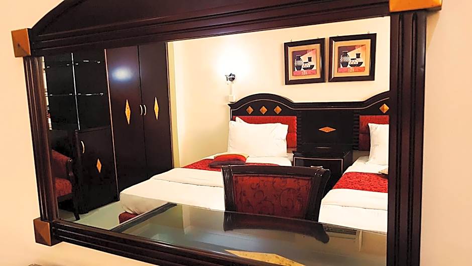 Urban Rose Hotel & Apartments