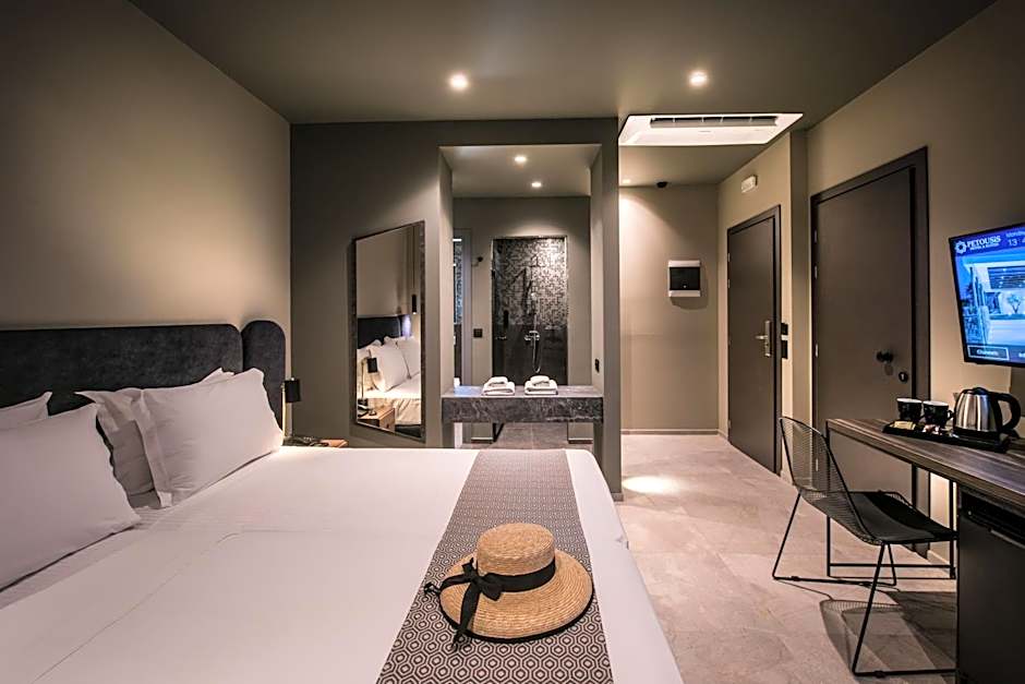 Petousis Hotel & Suites