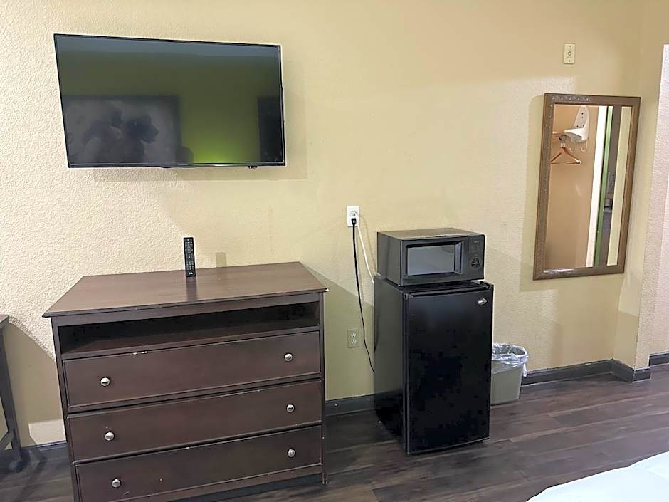 Red Lion Inn & Suites IAH Airport East