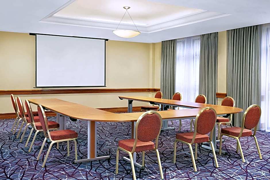 Sheraton Skyline Hotel London Heathrow