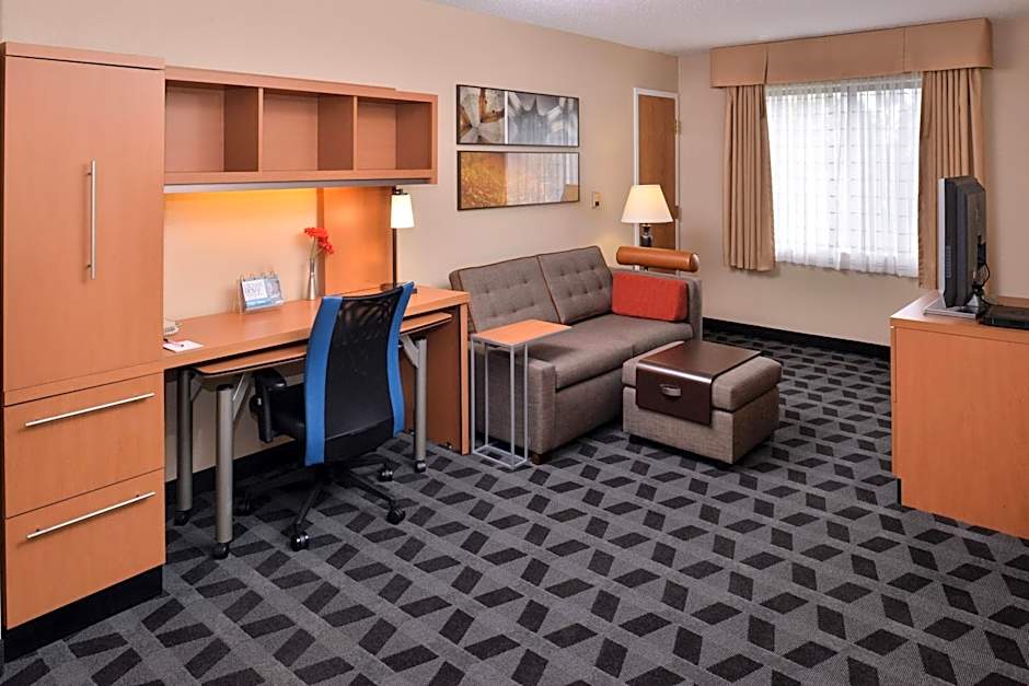 TownePlace Suites by Marriott Detroit Warren