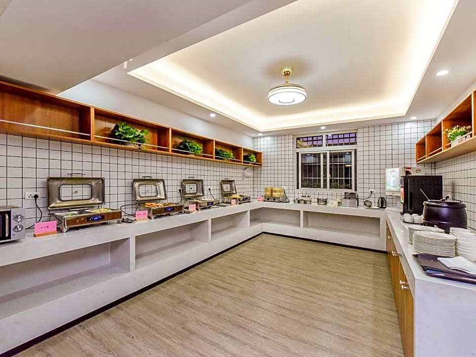 Borrman Hotel Xinyu May Flower Baoshi Park