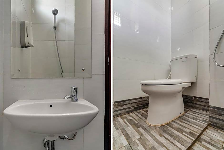 OYO Life 90211 I-sidji Inn