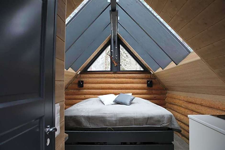 Rafi - The Village of Silence, Aurora Cabin 2