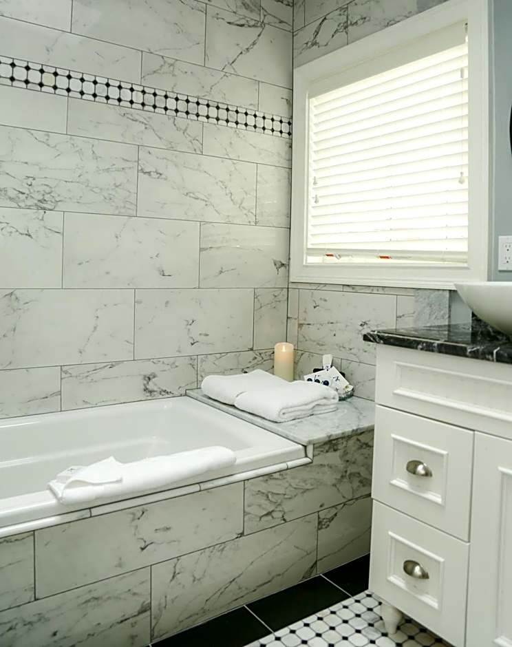 Almondy Inn Bed & Breakfast