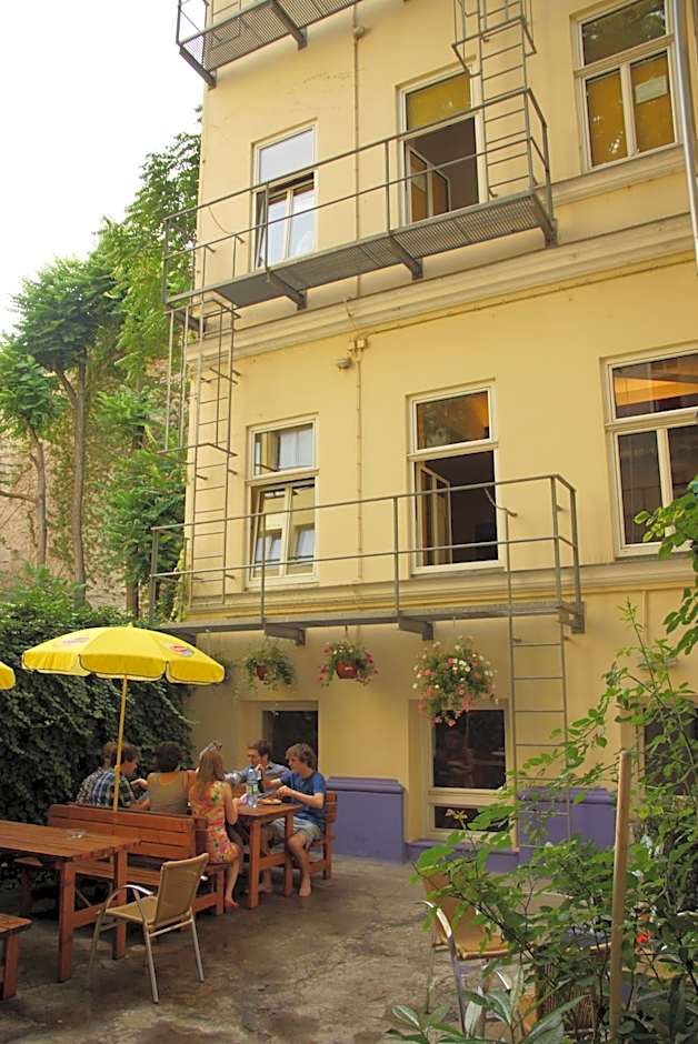 Westend City Hostel