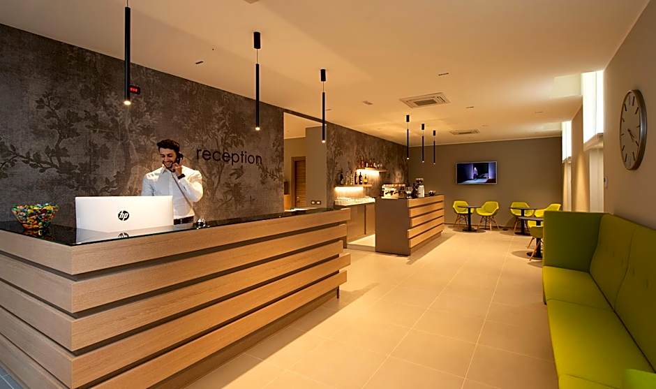 HOTEL H21
