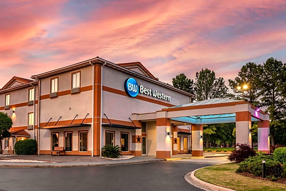 Best Western Carlton Suites