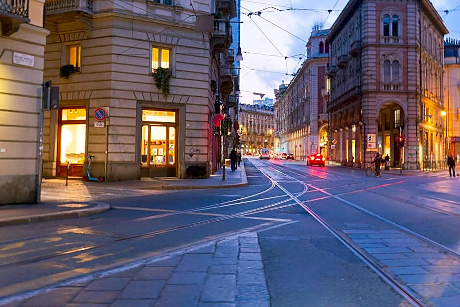 Bertola 17, centrale, stazione by HAPPYHOSTORINO