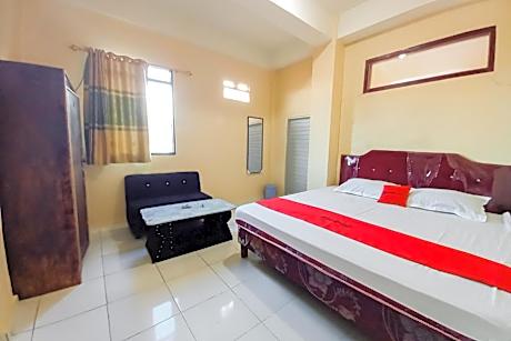 RedDoorz Syariah at Penginapan Kita Sungai Penuh