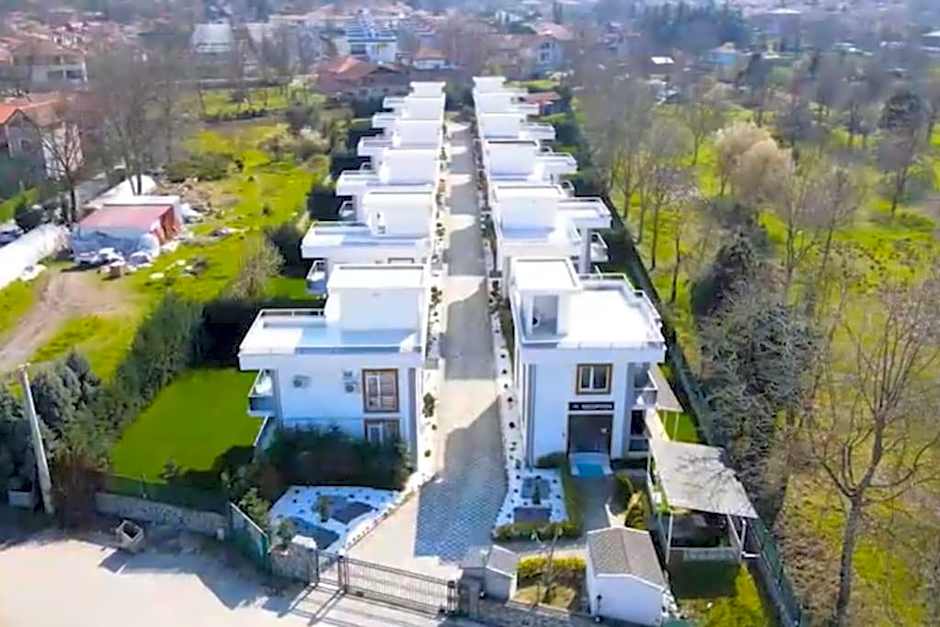 10m lake walk family frindes villa