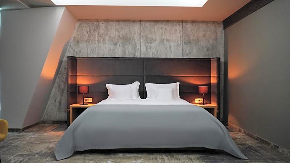 Aniroc Signature Hotel