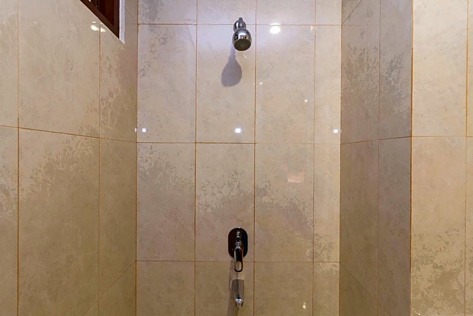 RedDoorz Plus @ CBD Bintaro