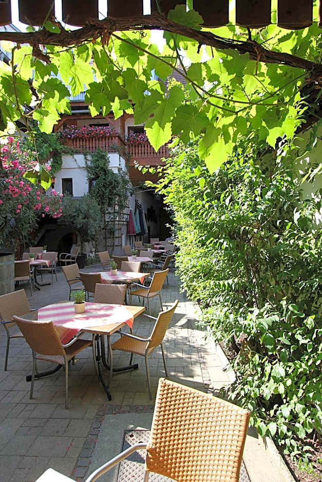 Weinhotel / Gasthaus zur Sonne