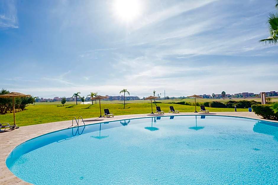 Relax Front Of Pool-Garden-Fibre