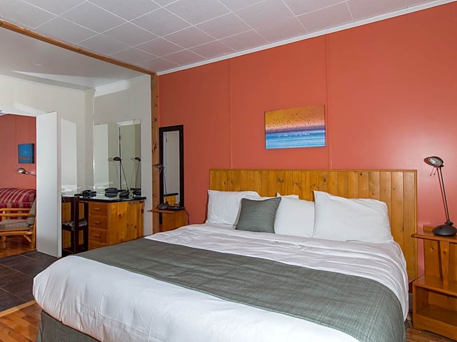 Au Pic de l'Aurore Motel-Chalets