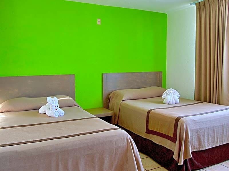 Sunrock Hotel & Suites