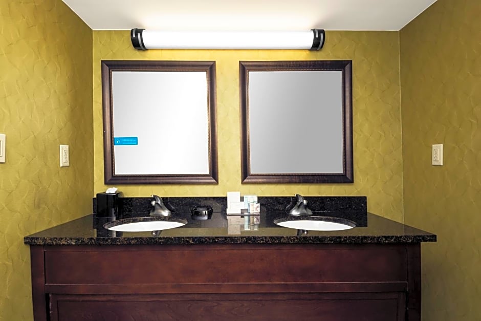 Hampton Inn Winston-Salem Hanes Mall