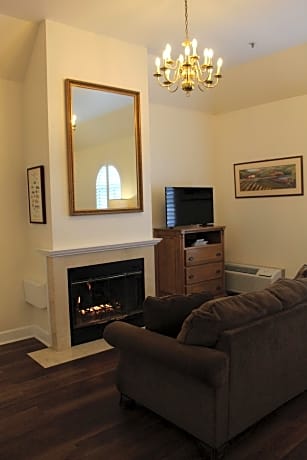 Romantic Room (1 King Bed)