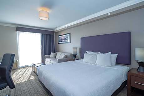 Grand Room, 1 King Bed