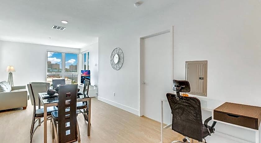 SuitesRUs Apart Hotel near Dodgers Stadium
