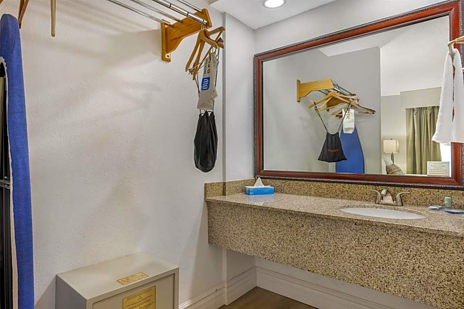 Best Western Pier Point Inn