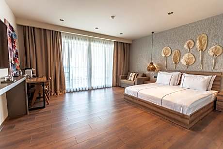 Suite with Pool View