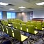 Holiday Inn Express & Suites Albuquerque-N. Balloon Fsta Park By IHG