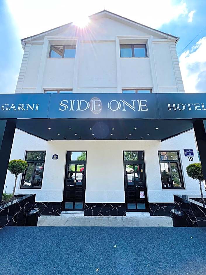 Side One Design Hotel Garni