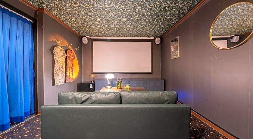 Shourin Hotel Cheonan by Aank