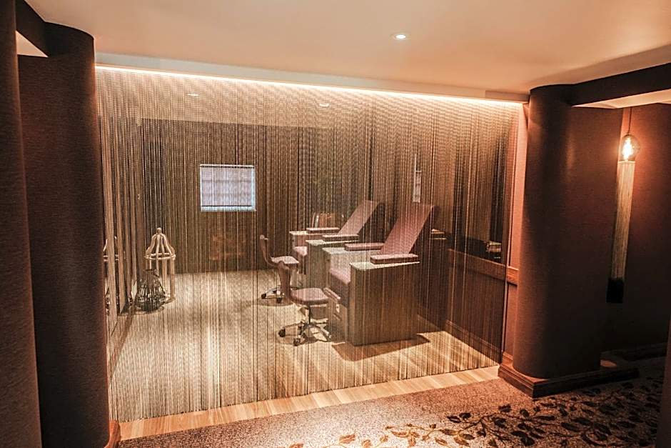 Bowfield Hotel & Country Club