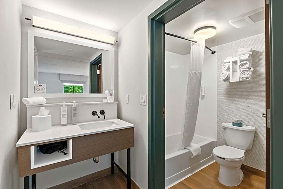 Hampton Inn By Hilton & Suites Lake George, NY