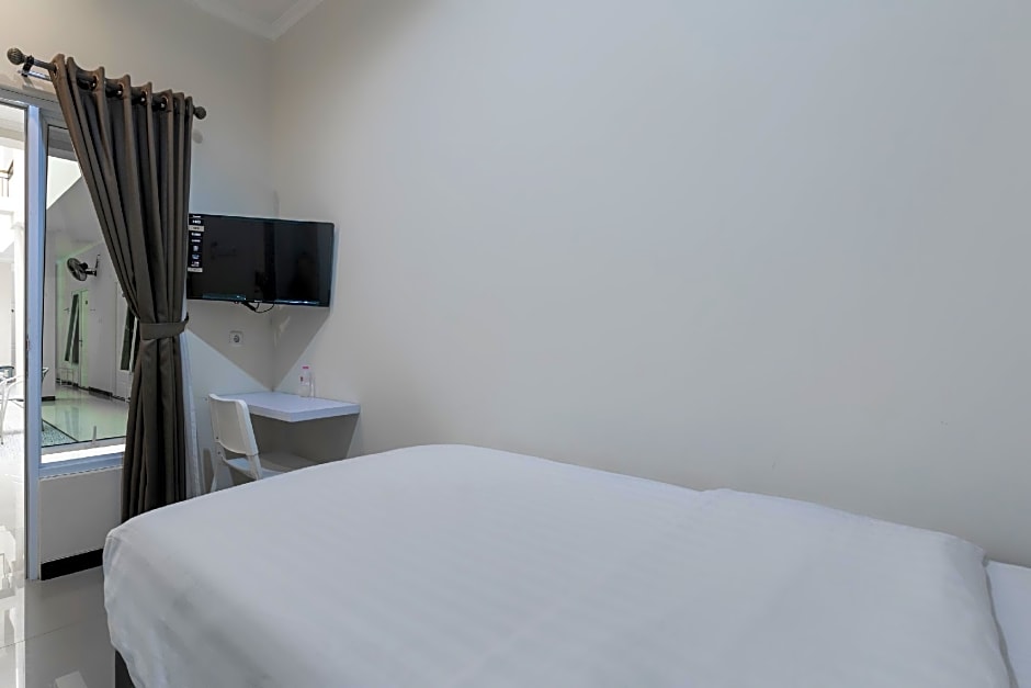 Capital O 3930 Griya Loka Syariah