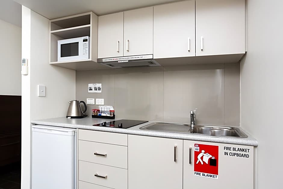 St Ives Motel Apartments