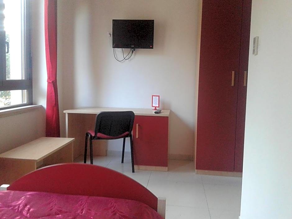 Photo 1 of 4 of Single Room