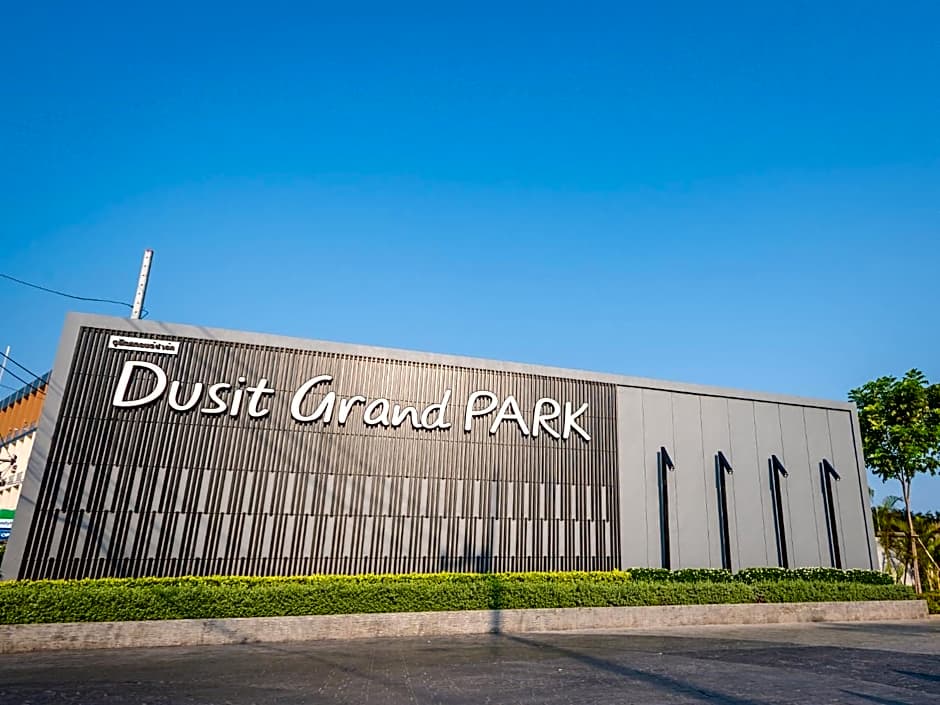 Dusit Grand Park