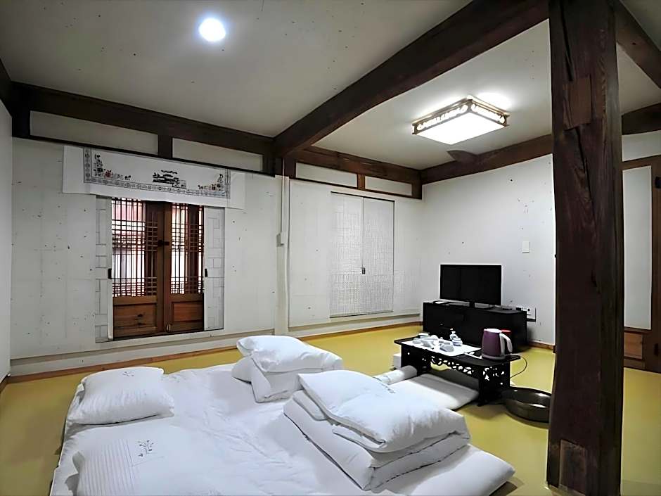 Gallery Jin Hanok Guesthouse