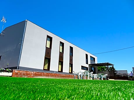 Albergue Santiago 15 Monforte