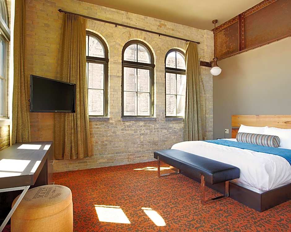 Brewhouse Inn and Suites