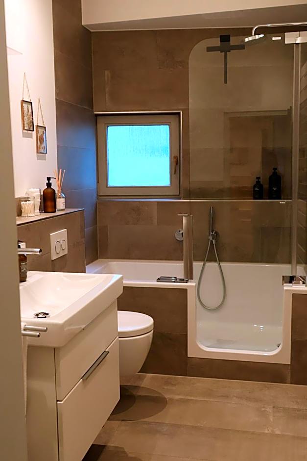 Weinbar & Gästehaus Himmelstoss