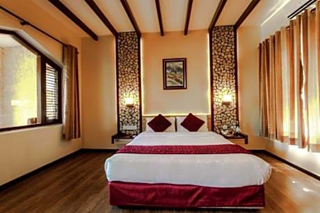Deluxe Double or Twin Room with Garden View